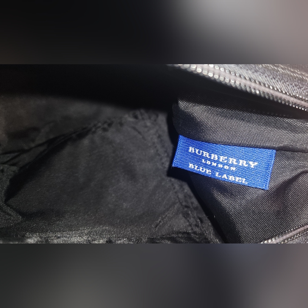 Authentic Burberry Tote bag - Picture 10 of 16